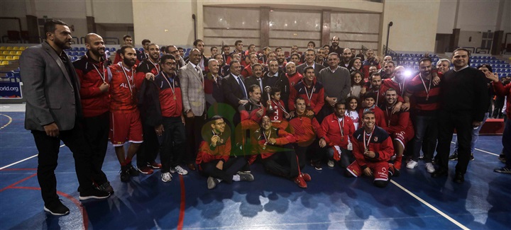 بالصور..الأهلي يفوز بدوري المرتبط لكرة السلة