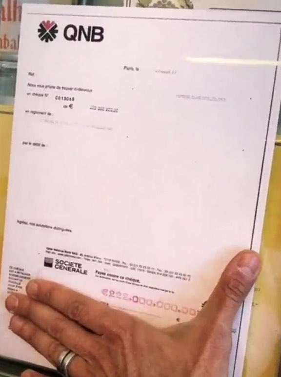 محامى نيمار يكشف عن شيك الـ 222 مليون يورو قيمة انتقاله إلى سان جيرمان