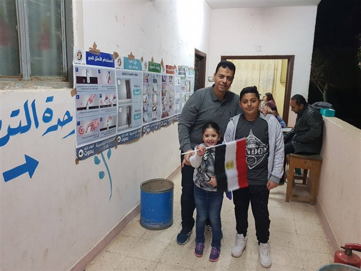حميده  يدلي بصوته في إنتخابات رئاسة الجمهورية..صور