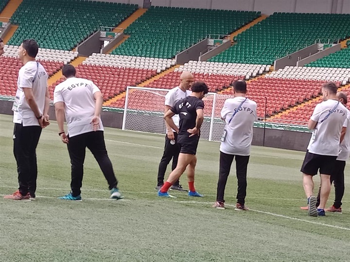 صور| المنتخب يتدرب تحت الأمطار في جروزني