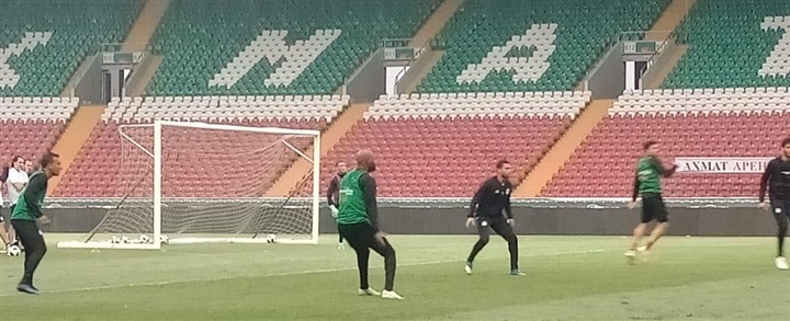 صور| المنتخب يتدرب تحت الأمطار في جروزني