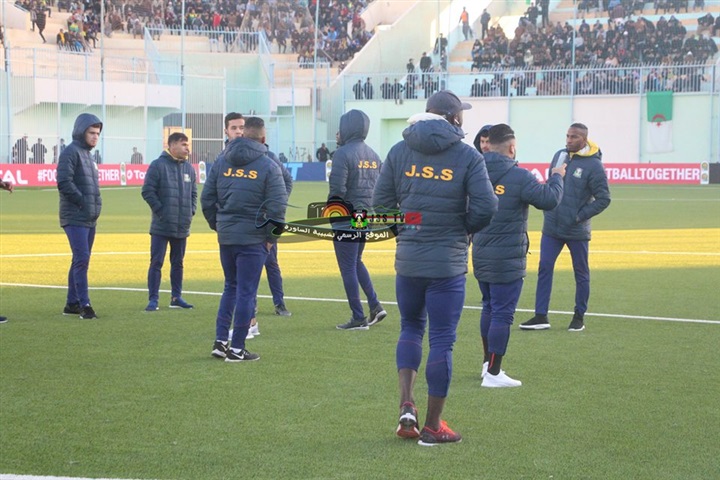 صور| شبيبة الساورة يصل ملعب 20 أغسسطس قبل مواجهة الأهلي 