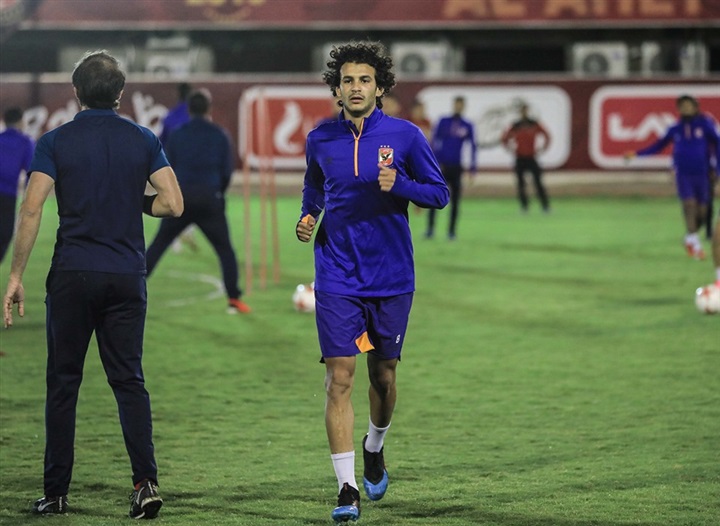 شاهد| أسرار ظهور الخطيب وجلسة الغزال في مران الأهلي