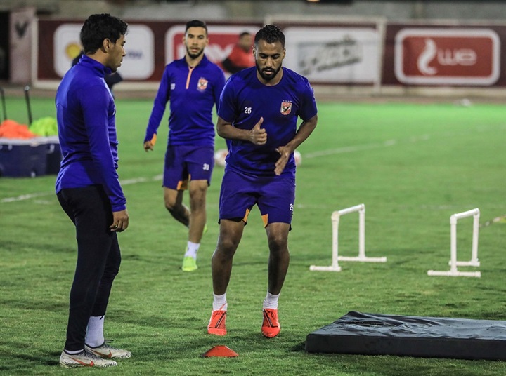 شاهد| أسرار ظهور الخطيب وجلسة الغزال في مران الأهلي