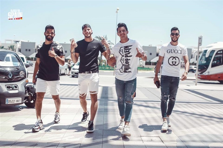 شاهد| جولة حره للاعبي الأهلي في اليكانتي 