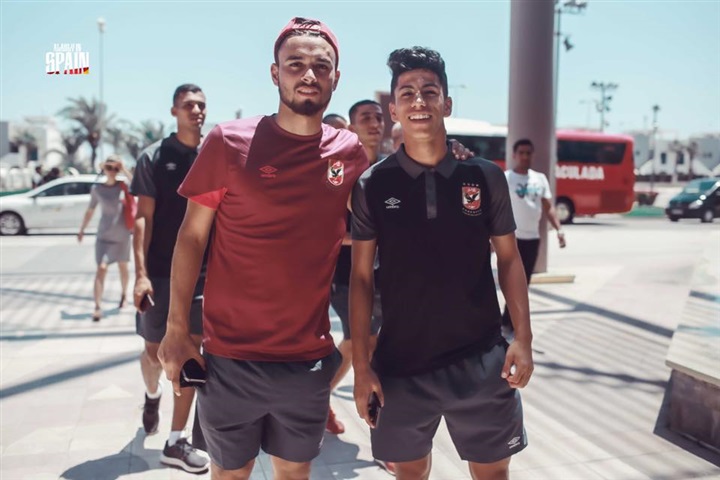 شاهد| جولة حره للاعبي الأهلي في اليكانتي 