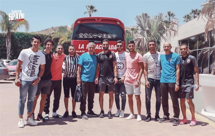 شاهد| جولة حره للاعبي الأهلي في اليكانتي 