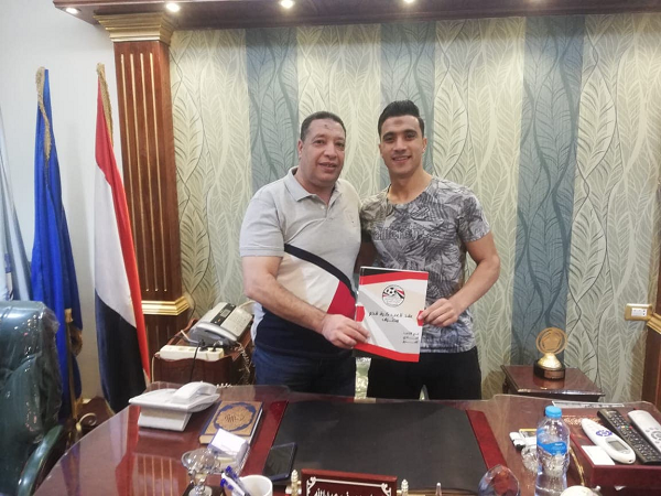 صور| دمنهور يتعاقد مع لاعب الأهلي