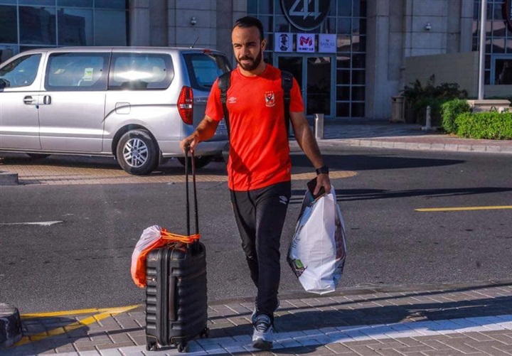 صور| لاعبو الأهلي الدوليين في طريقهم للقاهرة