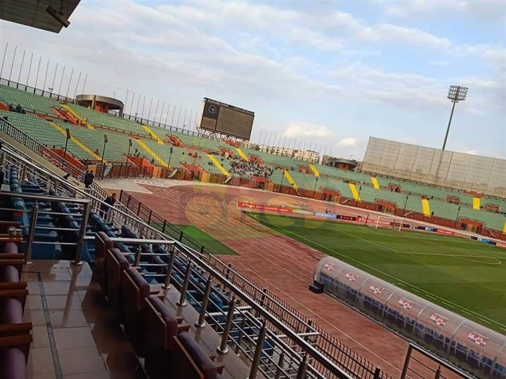 جماهير الأهلي تتوافد على استاد السلام.. صور