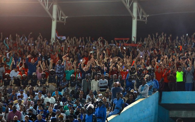 صور.. امتلاء مدرجات ملعب الجوهرة قبل لقاء الأهلي والهلال