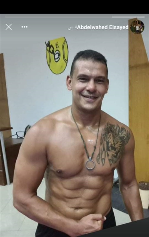 شاهد..حارس الزمالك السابق يظهر بالتاتو