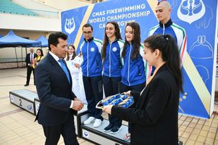 وزير الشباب والرياضة يُكرم الفائزين في ختام منافسات اليوم الأول ببطولة العالم للناشئين للسباحة بالزعانف في نسختها الـ 18