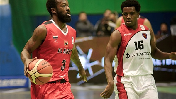 ريجينالد هولمز محترف