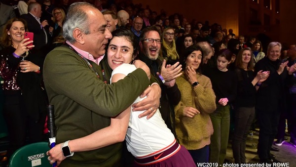 نور الشربيني مع والدها