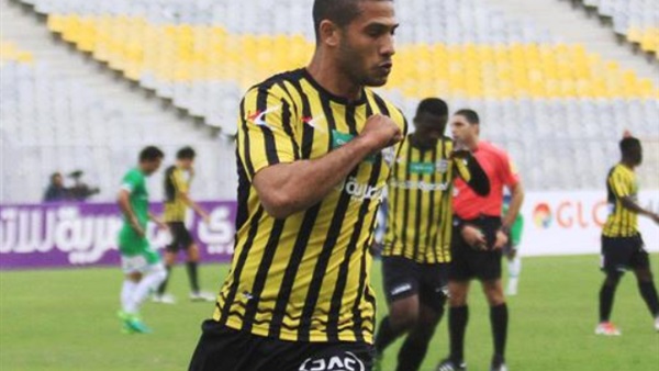 أحمد علي كامل بقميص