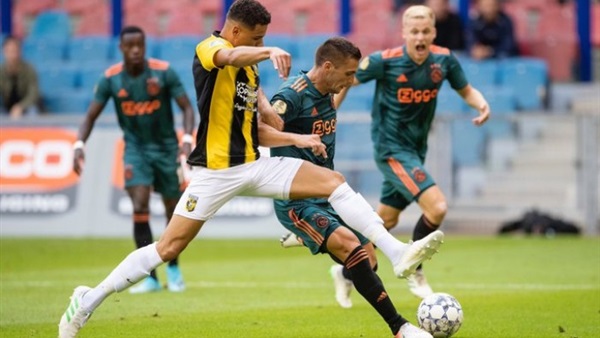 أياكس وفالفيك