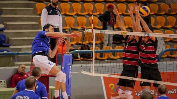 الفريق الأول للكرة