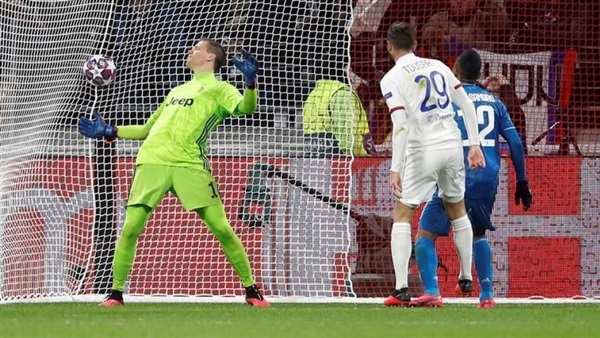 ليون واليوفي