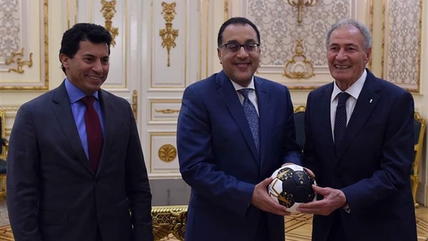 من الاجتماع