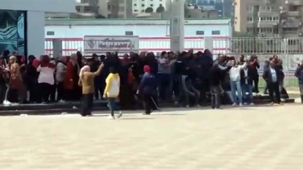 تظاهرات موظفي الزمالك