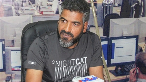 خالد علي منسق فريق