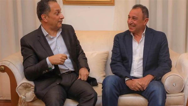 محمود الخطيب والسفير