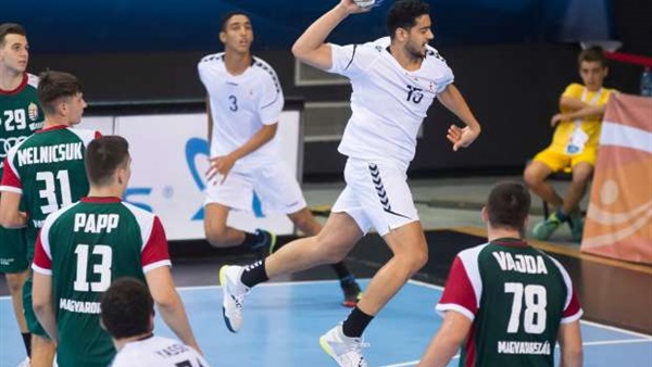 مباراة أرشيفية