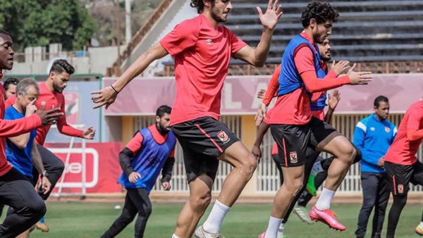 مران الأهلي على ملعب