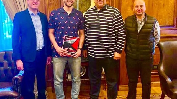 أحمد الصباغ نجم فريق