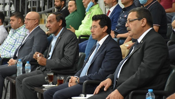 وزير الرياضة أشرف