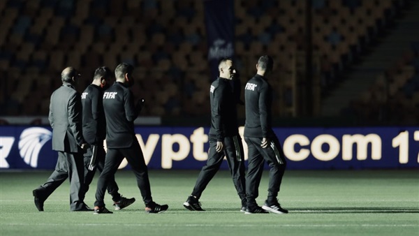 طاقم حكام مباراة