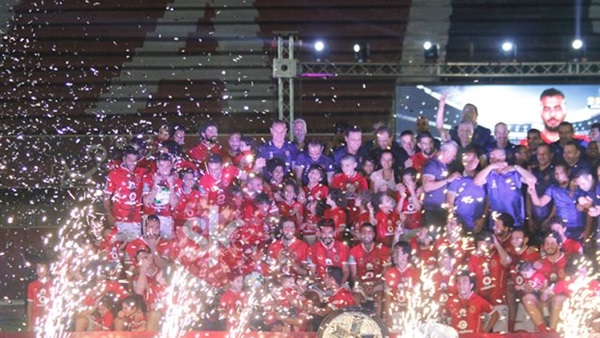 تتويج الأهلي بدوري