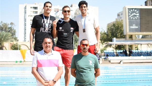 السباح العالمي علي