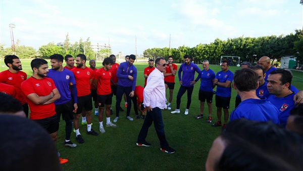 محمود الخطيب ولاعبي