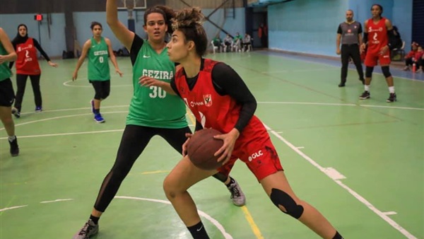 النادي الأهلي والجزيرة