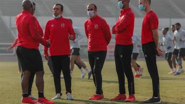 الجهاز الفني لنادي