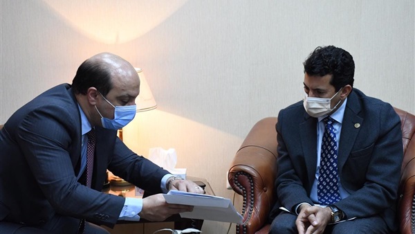 وزير الشباب والرياضة