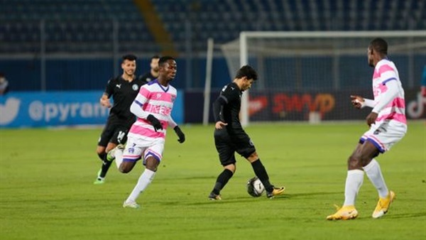 مباراة بيراميدز وراسينج