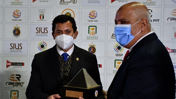 وزير الشباب والرياضة