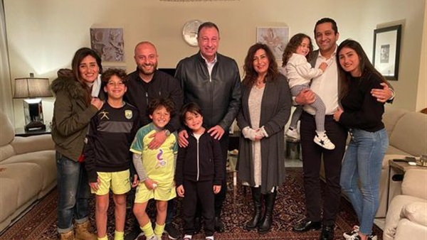 محمود الخطيب وأسرة