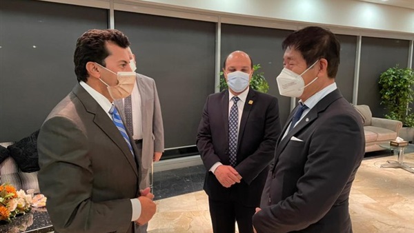 وزير الشباب والرياضة