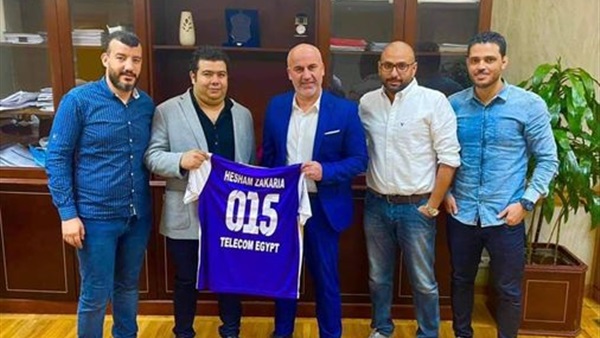 هشام زكريا