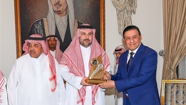 مدحت شلبي