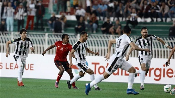 بيرسي تاو لاعب الأهلي