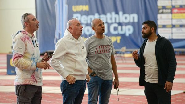  ملاعب الجامعة الأمريكية