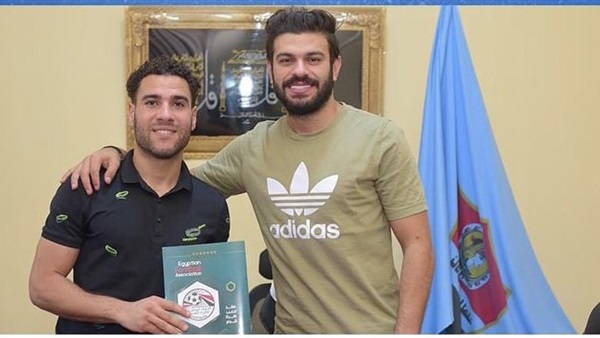 عموري يوقع للمحلة