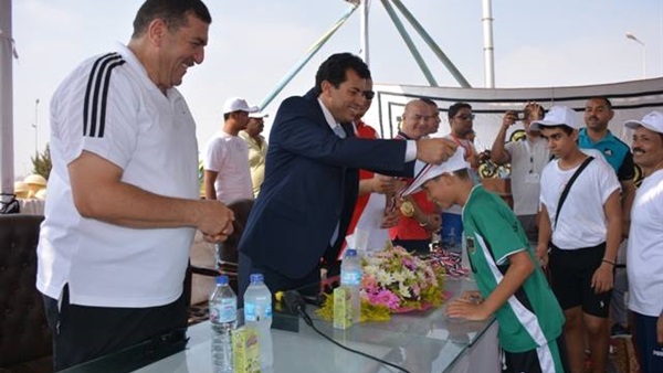 وزير الرياضة يشارك