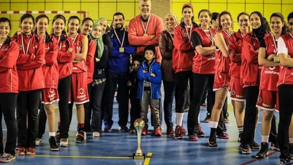 الفريق الأول لسيدات