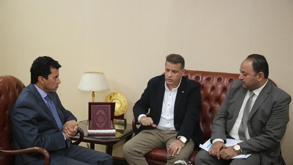 وزير الشباب والرياضة